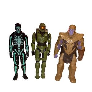 Bundle of 3 action figures